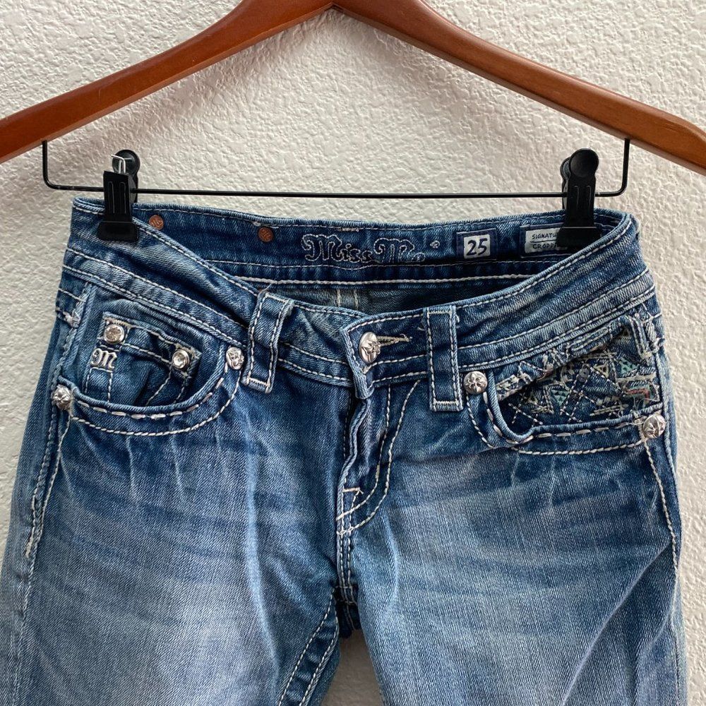 MISS ME Signature Cropped Jeans Medium Wash Size 25 Intricate Stitch JE8131C - Picture 4 of 6